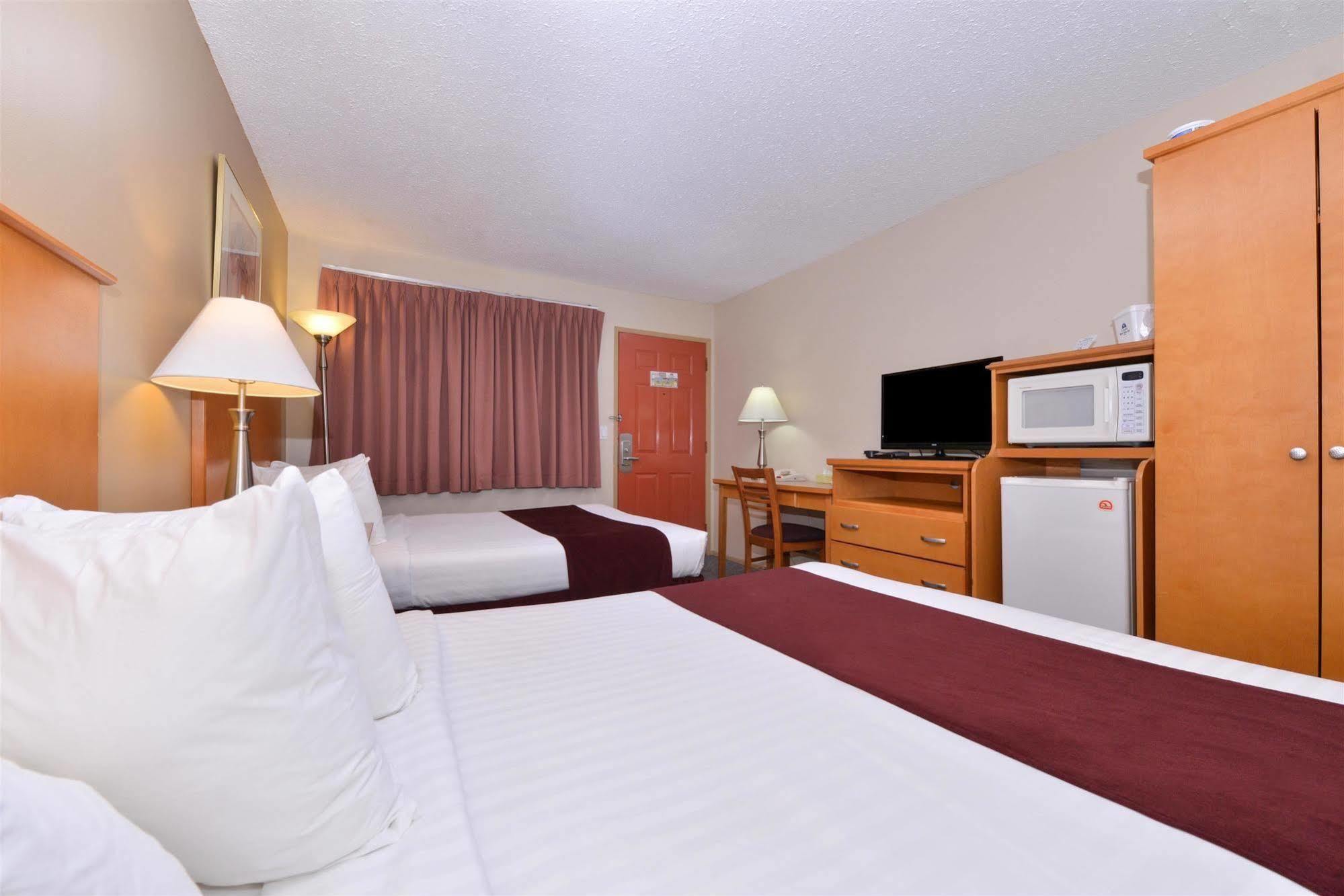 Canadas Best Value Inn&Suites-Vernon Exterior foto